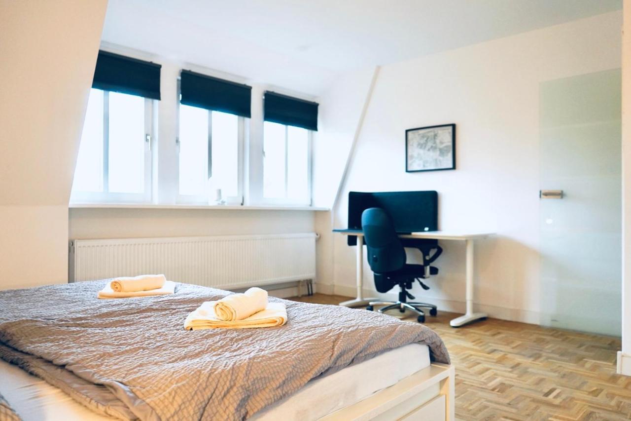 Geraeumiges Wohnen Fuer 7 Personen- Parkplatz- Waschmaschine- 3 Schlafzimmer Wolfsburgo Exterior foto
